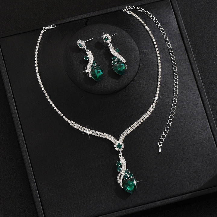 Elizabeta – Elegantni set nakita s romantičnim dodirom
