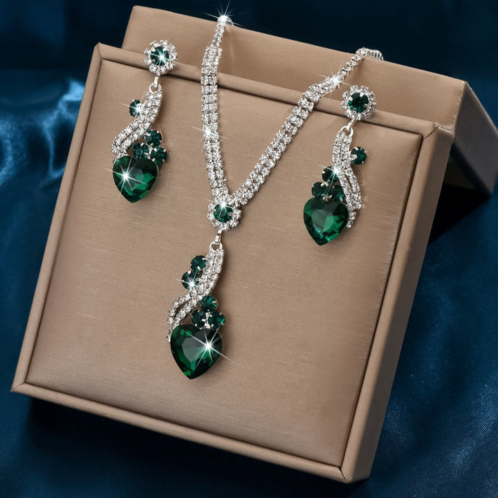 Elizabeta – Elegantni set nakita s romantičnim dodirom