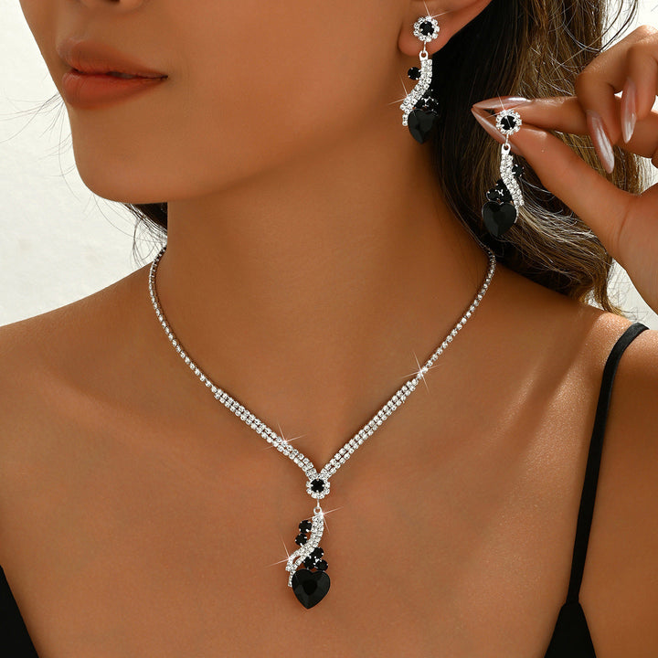 Elizabeta – Elegantni set nakita s romantičnim dodirom