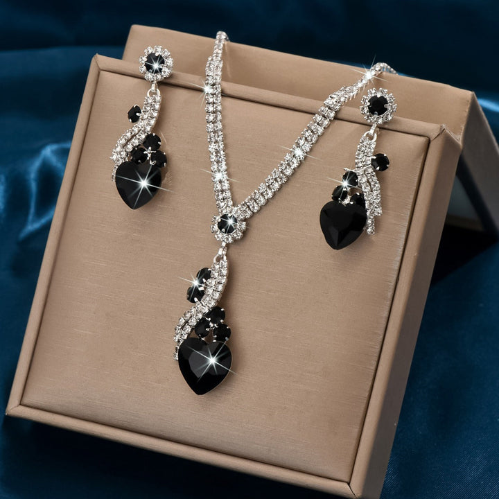 Elizabeta – Elegantni set nakita s romantičnim dodirom